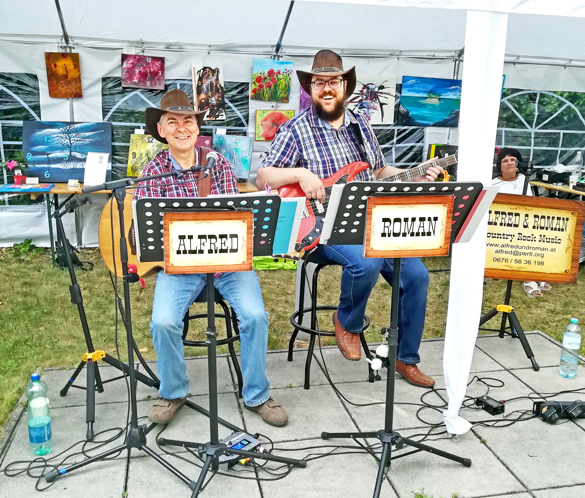 ALFRED und ROMAN beim 6. Korneuburger Höfefest im Minnichhof (Foto Hermine Pertl)